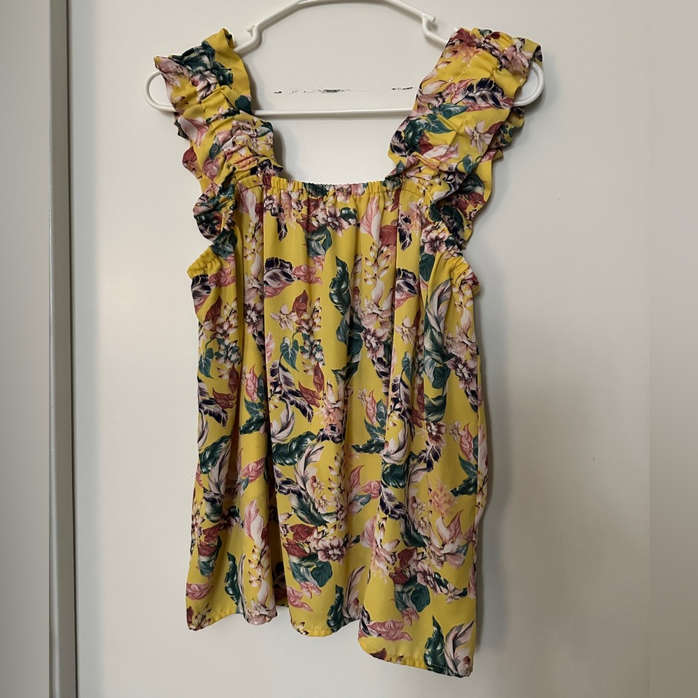 Adorable yellow and floral print sleeveless top ruffles straps